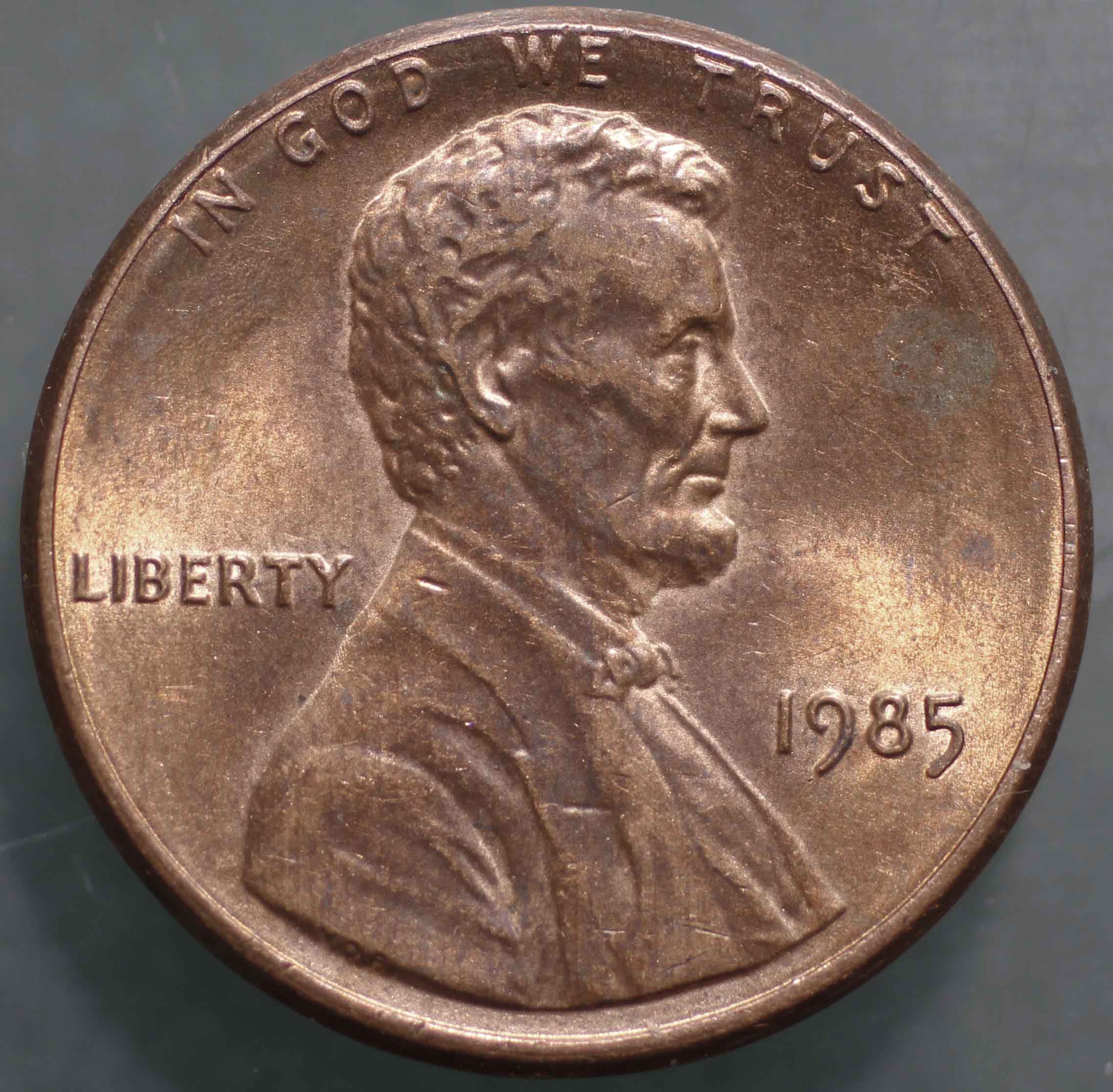 1985-Lincoln-Memorial-Penny-With-Twisted-Top-To-3RD-Column-Reverse